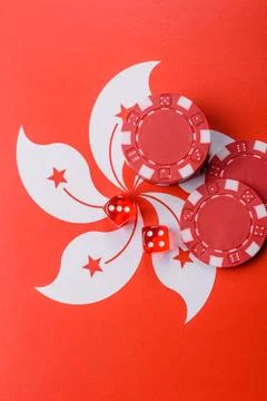 Dices and chips on a table, a gambling game of poker. Dices and chips Foto stock
