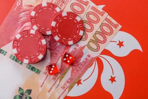 Dices and chips on a table, a gambling game of poker. Dices and chips Foto stock