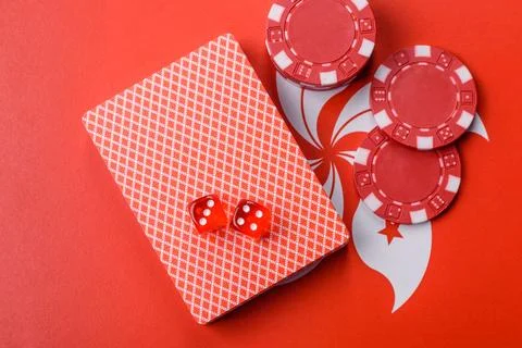 Dices and chips on a table, a gambling game of poker. Dices and chips Foto stock