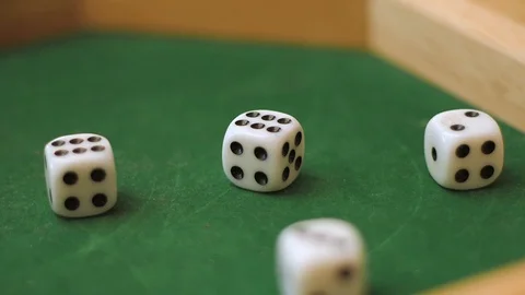 Dices game slow motion indoor 库存影片 119648106