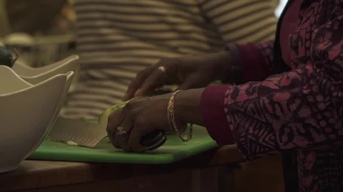 DICING CUCUMBER SIDE ANGLE Video stock 102401420