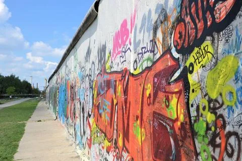 Die Berliner Mauer The East Side Gallery of the Berlin Wall Copyright: xZo... Stock Photos