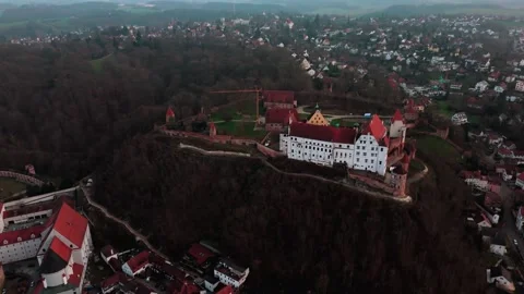 Die Burg Trausnitz ist eine Burg oberhalb der Altstadt der niederbayerischen Stock Footage 316664294