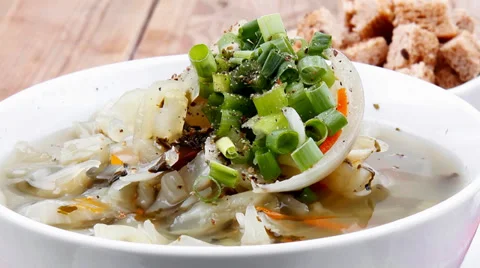 Diet vegetable soup with rye bread Vídeos de archivo 33486121