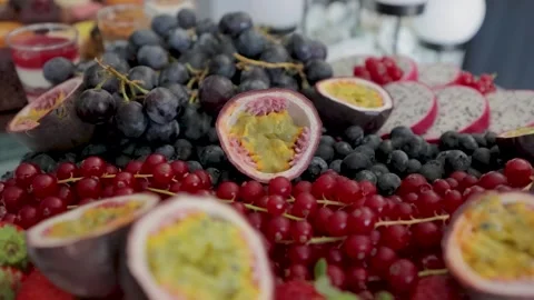 Different fruits on the table Vídeos de archivo 220304221