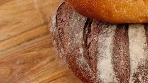 Different rye and white flour bread loaf Vídeos de archivo 63962778