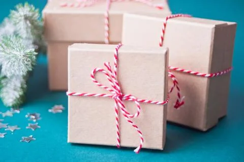 Different sizes Christmas gift boxes on the blue background Foto stock