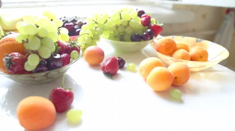 Different Summer fruits on a table Vídeos de archivo 42491742