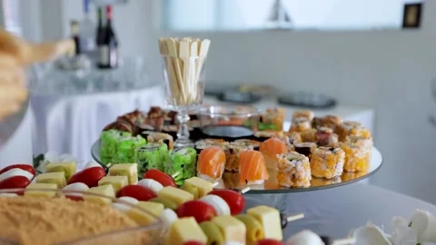 Different sushi on the table Vídeos de archivo 220304230