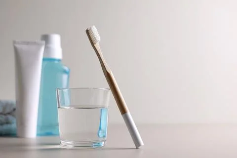 Different toothbrushes on a colored background. Dental care, oral health. Foto stock