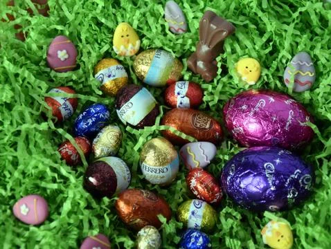 Different type of chocolate eggs and bunnies Foto stock