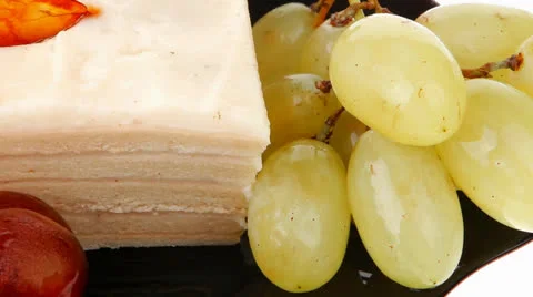 Different type of grapes and cake Vídeos de archivo 24827766