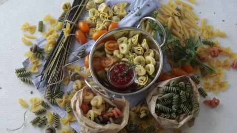 Different type of pasta. Rotating, top view Stock Footage 315270622