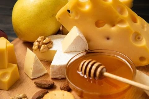Different types of cheeses on a blackboard Foto stock