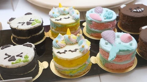 Different Types Of Childish Funny Cakes In Pastry Shop Vídeos de archivo 94532908