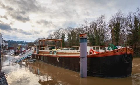 Difficult access to barges along the river Seine Stock Photos