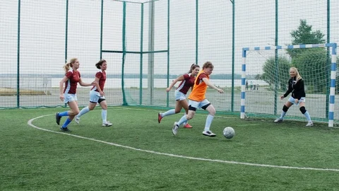 Difficult goal from female forward Vidéo 117133982