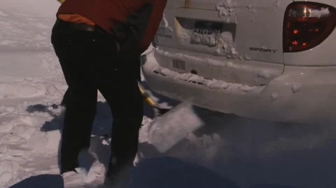 Digging Out Vehicle Back Vidéo 36806335