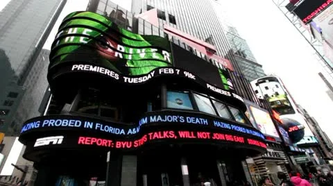 Digital advertisements in Times Square 動画素材 10573172