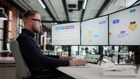 Digital Business Mind Mapping For Improved Brainstorming Stock Footage 320250844