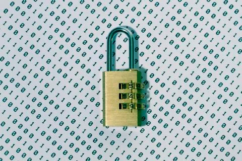 Digital code and lock, network data security Stockfoto's