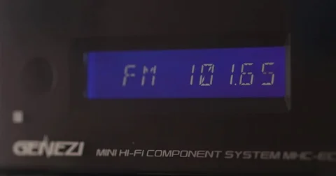 Digital Hi-Fi Display Tunner FM Radio Frequency Search 動画素材 81971668