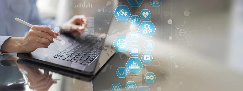 Digital Interaction and Data Visualization for Business Insights on a Wide Ba Foto stock