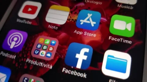 Digital iphone screen with icon and appliation. iphone smartphone. Stock-Footage 236373635