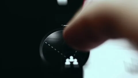 Digital Network Investigation under Magnifier Vidéo 338332813