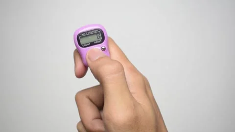 Digital prayer beads, this is a tool to remember the number of dhikr counts Stock Footage 304504354