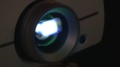 Digital projector lens and light beam 库存影片 67599794