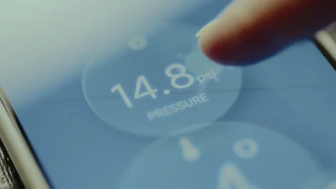 Digital reading of a pressure measurement Video stock 326879831