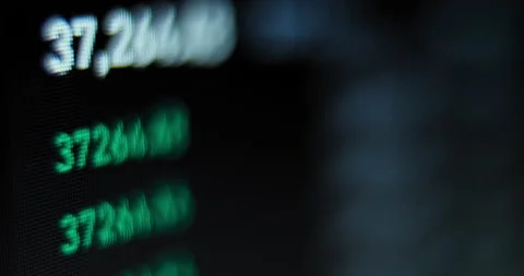 Digits column shows changes of currencies exchange rates Vídeo Stock 154027618