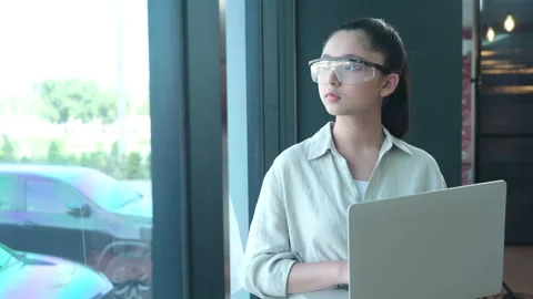 Diligent students are devoted to extra learning from expert teachers. Video stock 256001586