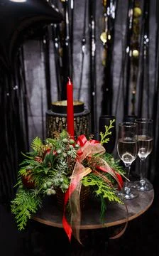 Dinner table setting. Two glasses of champagne. Party time. Holiday Foto stock