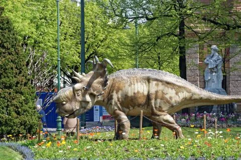 Dinosaur statue Stock Photos