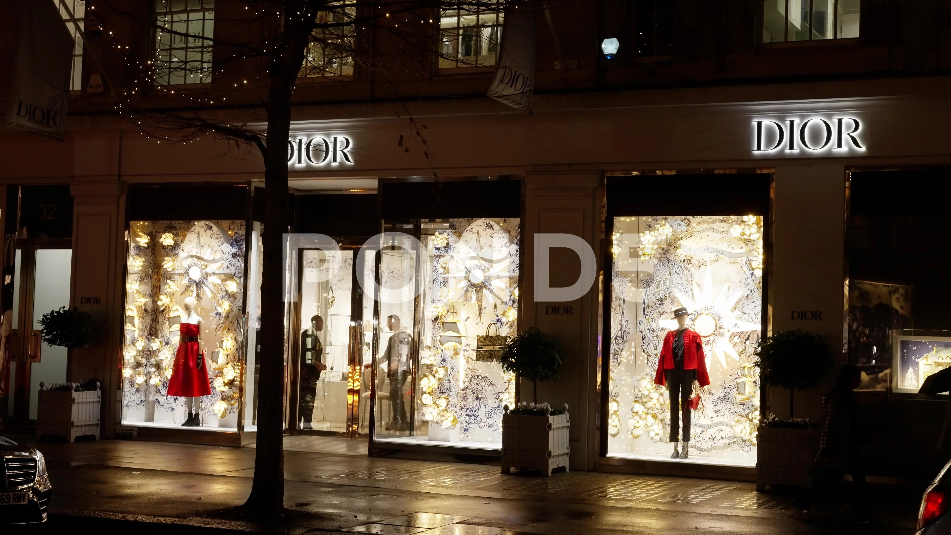Dior storefront/shop window/visual merchandising of Bond St store