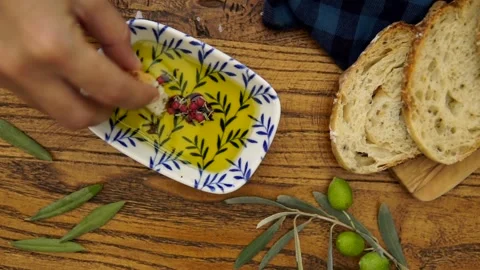 Dip Bread into Virgin Olive Oil and Taste 動画素材 138751762