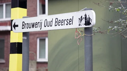 Directional Sign Brouwerij Oud Beersel Belgian Brewery Route 库存影片 343371696