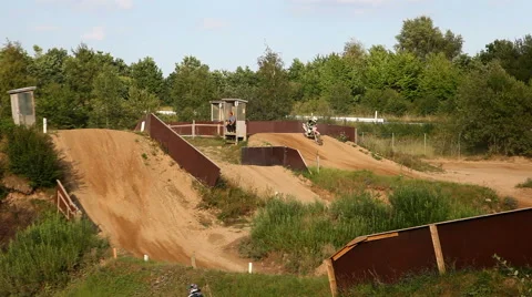Dirt bikes on the course Video stock 40797961