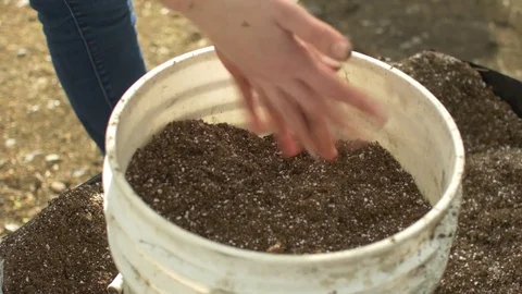 Dirt dusting off hands Stockbeeldmateriaal 77068432