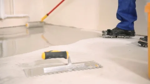 Dirt the floor with a roller 動画素材 73390976