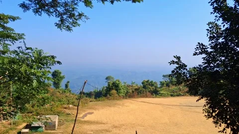 Dirt road with trees and blue sky Vídeo Stock 331657525