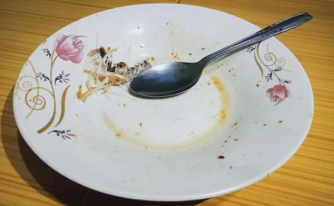 Dirty Empty Ceramic Bowl or Plates 库存照片