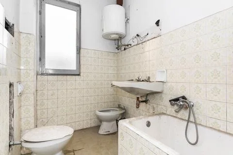 Dirty old bathroom Stock Photos