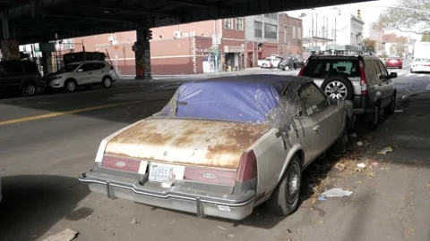 Dirty Rusty Car Video stock 171341176