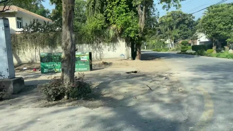 Dirty traffic making rush on roads in Lahore Pakistan on March 18, 2024 스톡 동영상 269210259