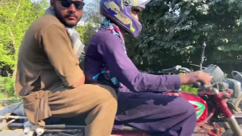 Dirty traffic making rush on roads in Lahore Pakistan on March 18, 2024 스톡 동영상 269259388