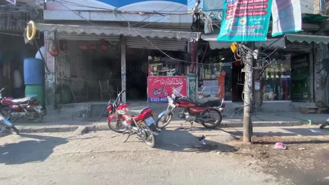 Dirty traffic making rush on roads in Lahore Pakistan on March 18, 2024 스톡 동영상 269833646