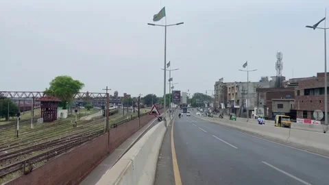 Dirty traffic making rush on roads in Lahore Pakistan on March 18, 2024 스톡 동영상 273093552
